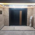 نقش قفل پیشرفته در درب لابی